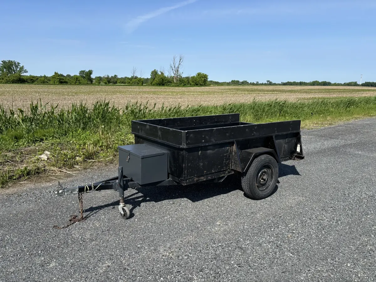Remorque utilitaire 4,5 × 8 pi — vue 1
